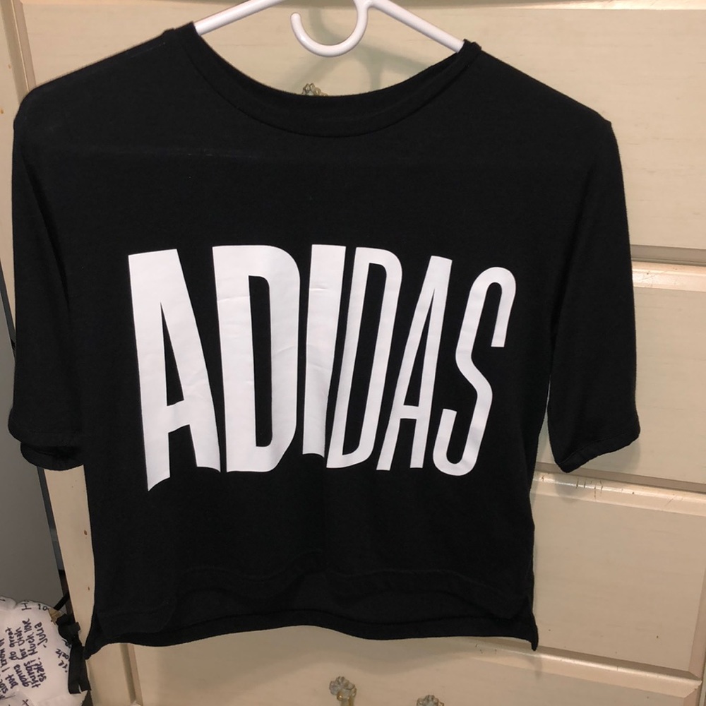 Crop/regular length adidas tshirt!
